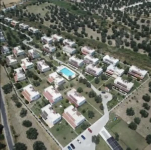 Ayvalik Keremkoy Yesilyonca Sitesinde Bakimli 3 Plus1 Villa
