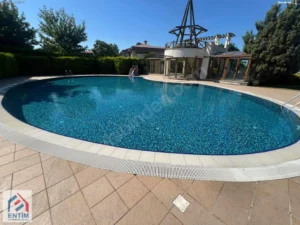 Istanbula Yakin Sakin Huzurlu Site Icerisinde 4 Plus2 Villa